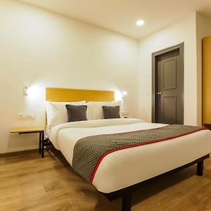 Super Townhouse Prithvi Resort Near Phoenix Palassio